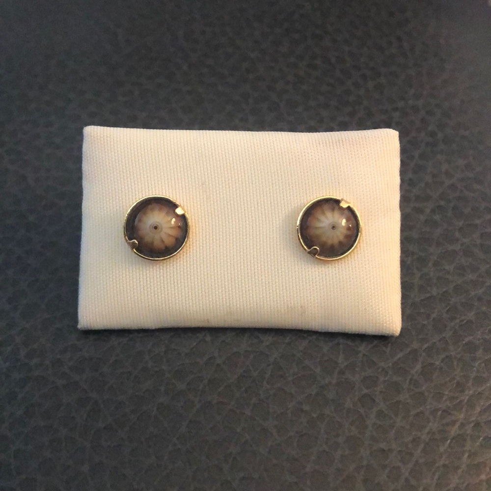 Gold and amber earrings